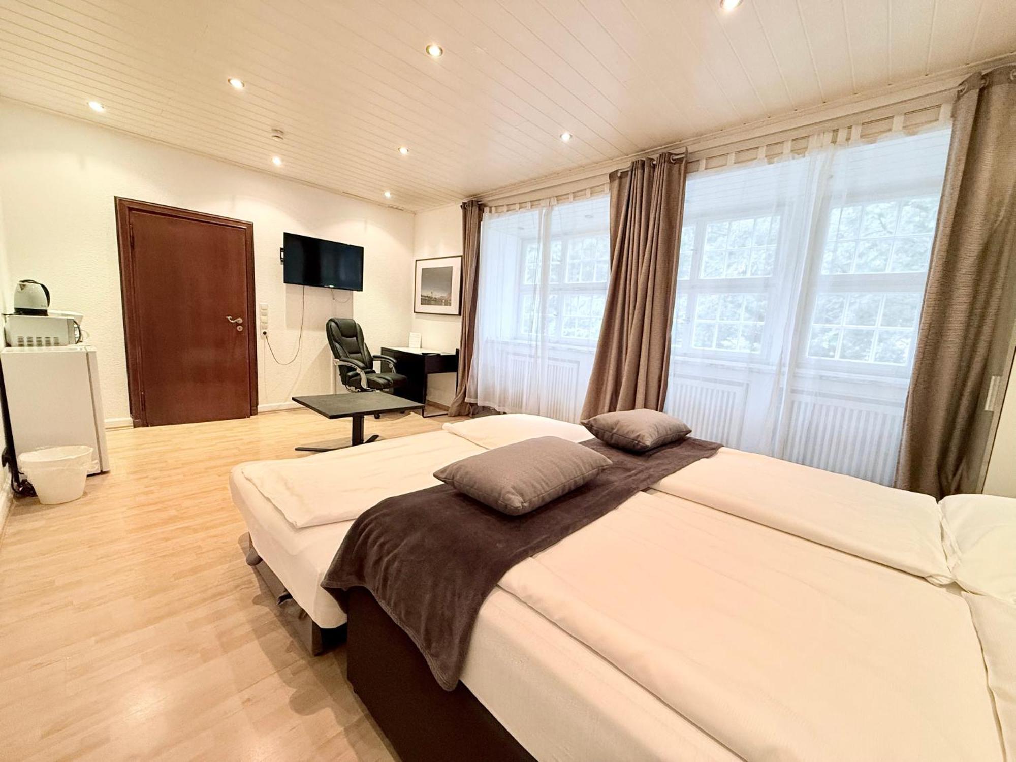 Altstadthotel Hayk Am Rhein Colonia Habitación foto