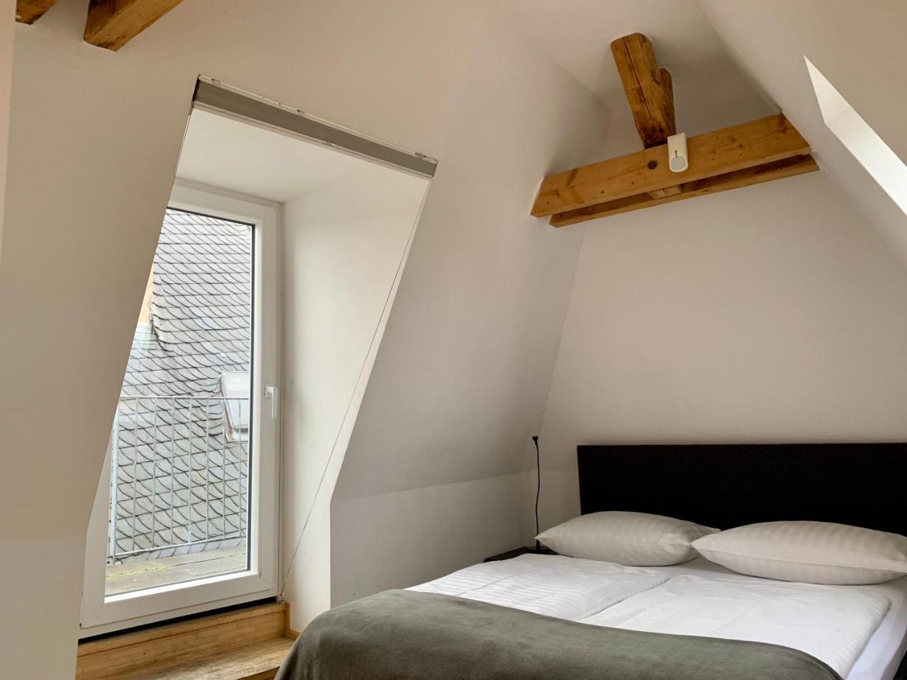 Altstadthotel Hayk Am Rhein Colonia Exterior foto