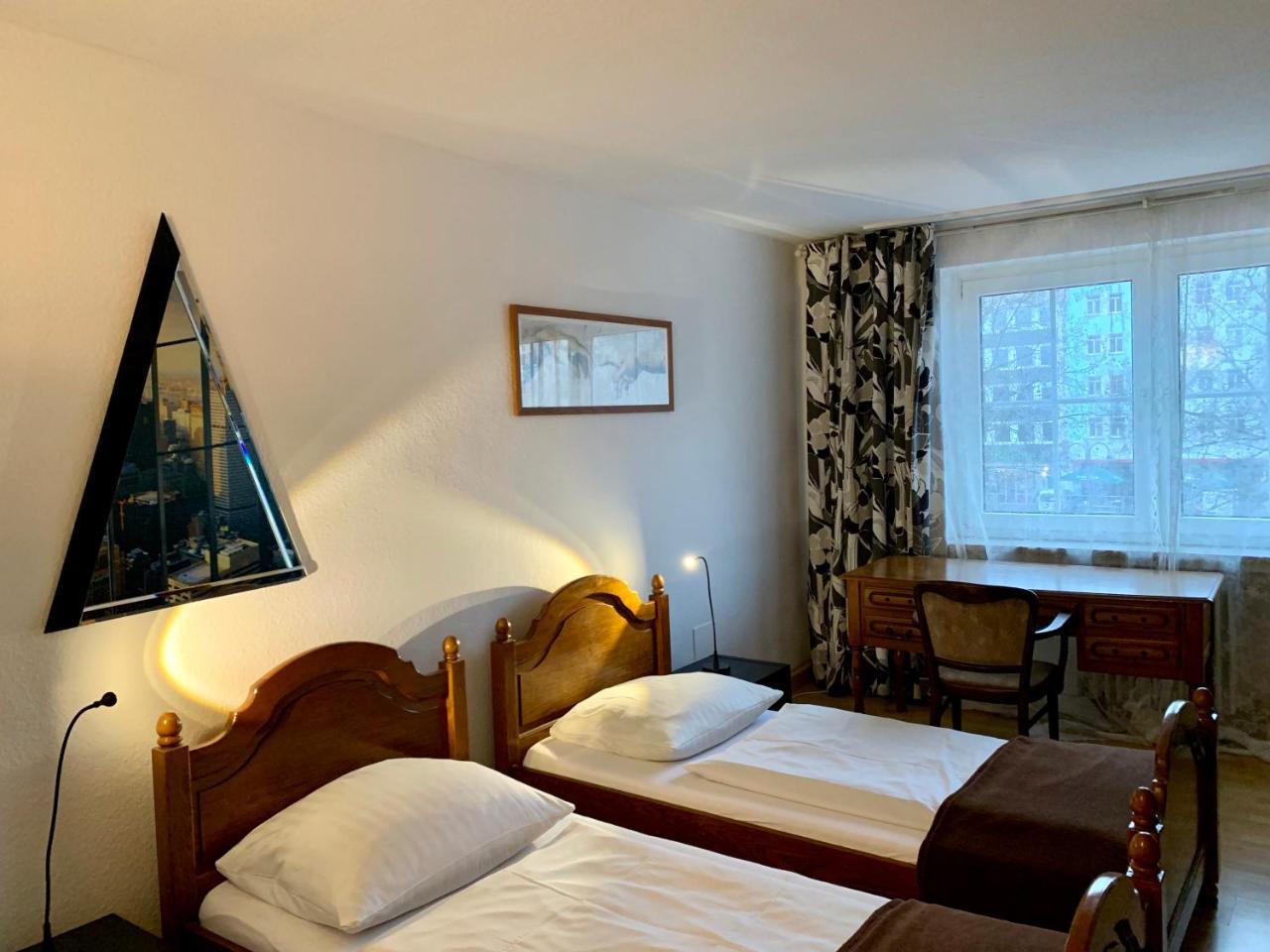 Altstadthotel Hayk Am Rhein Colonia Exterior foto