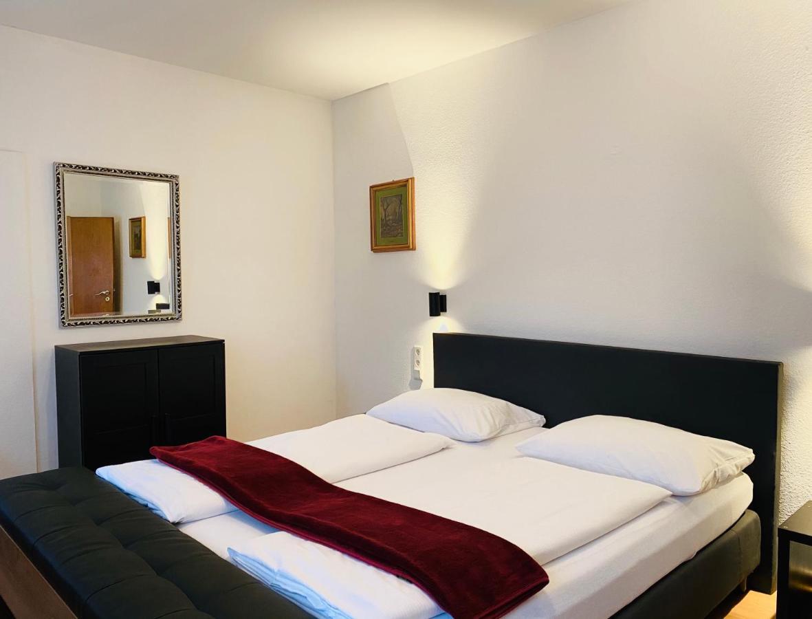 Altstadthotel Hayk Am Rhein Colonia Exterior foto