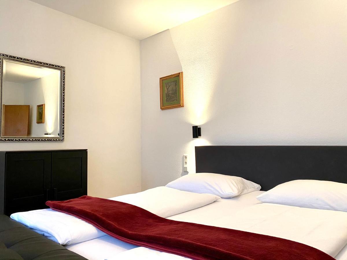 Altstadthotel Hayk Am Rhein Colonia Exterior foto